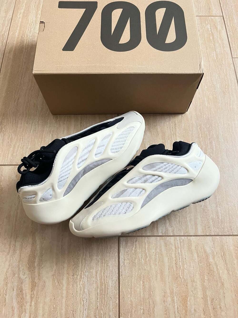Size 9 - Adidas Yeezy 700 V3 Azael (100% Authentic & Fast Shipping)